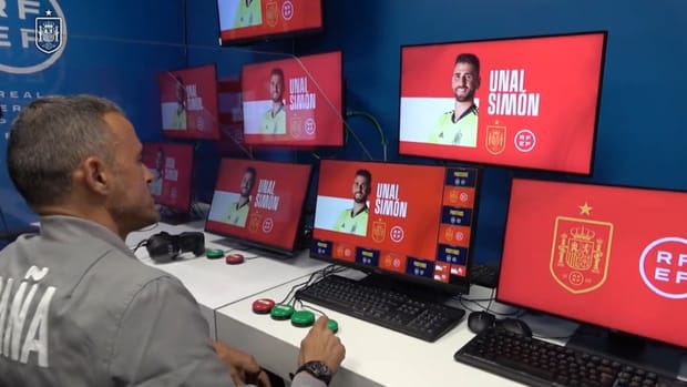 Luis Enrique announces Spain squad from VAR room